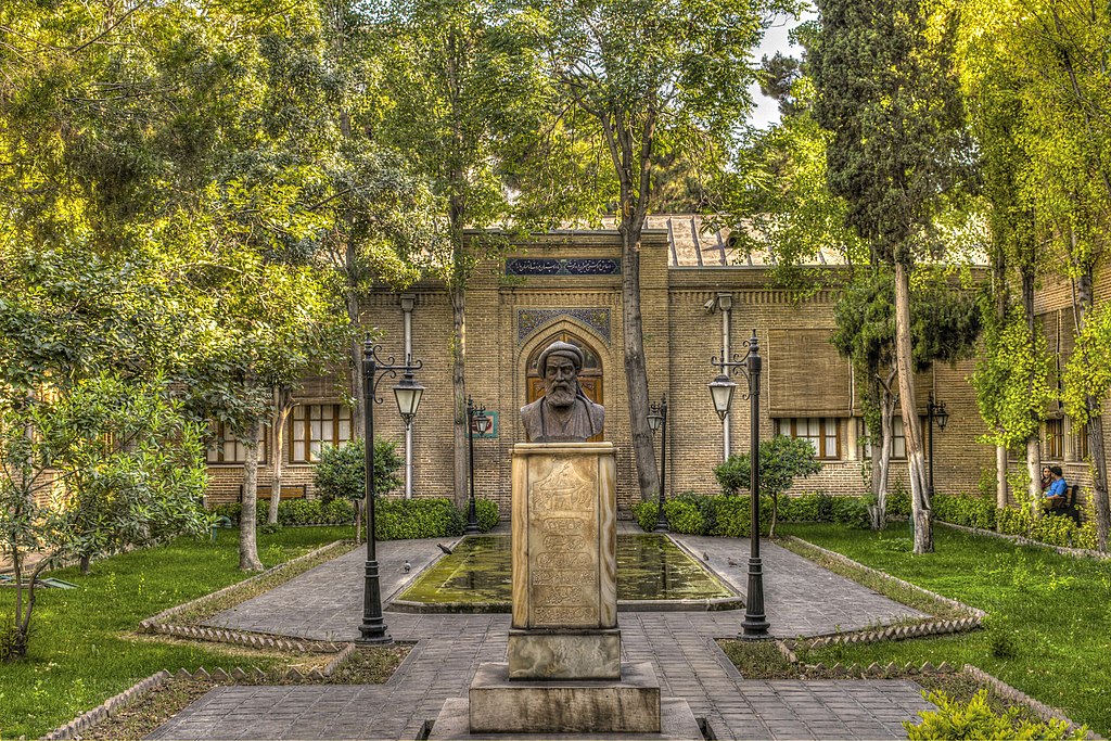 باغ نگارستان دانشگاه تهران میزبان موزه شهدا