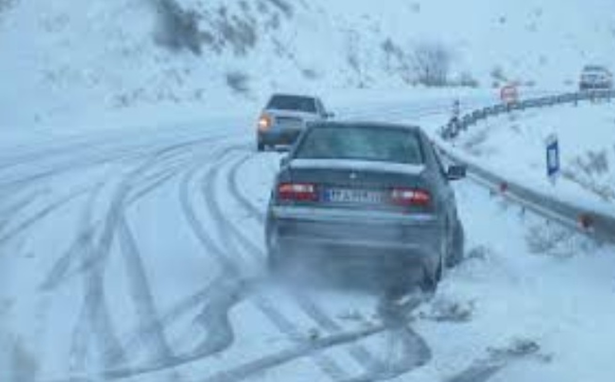 یخبندان جاده‌های مواصلاتی استان قزوین/ رانندگان با سرعت مطمئنه حرکت کنند