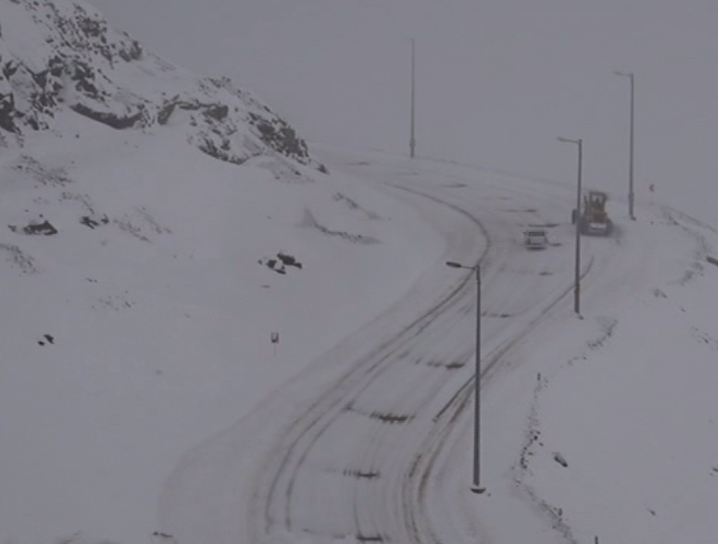 کولاک برف در جاده های اردبیل، پرهیز از سفرهای غیرضروری