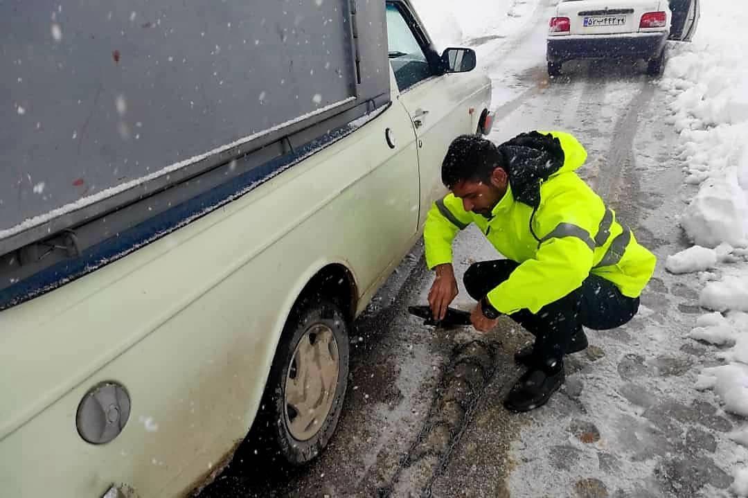 امداد رسانی پلیس کرمانشاه به بیش از ۱۳۰۰ مسافر