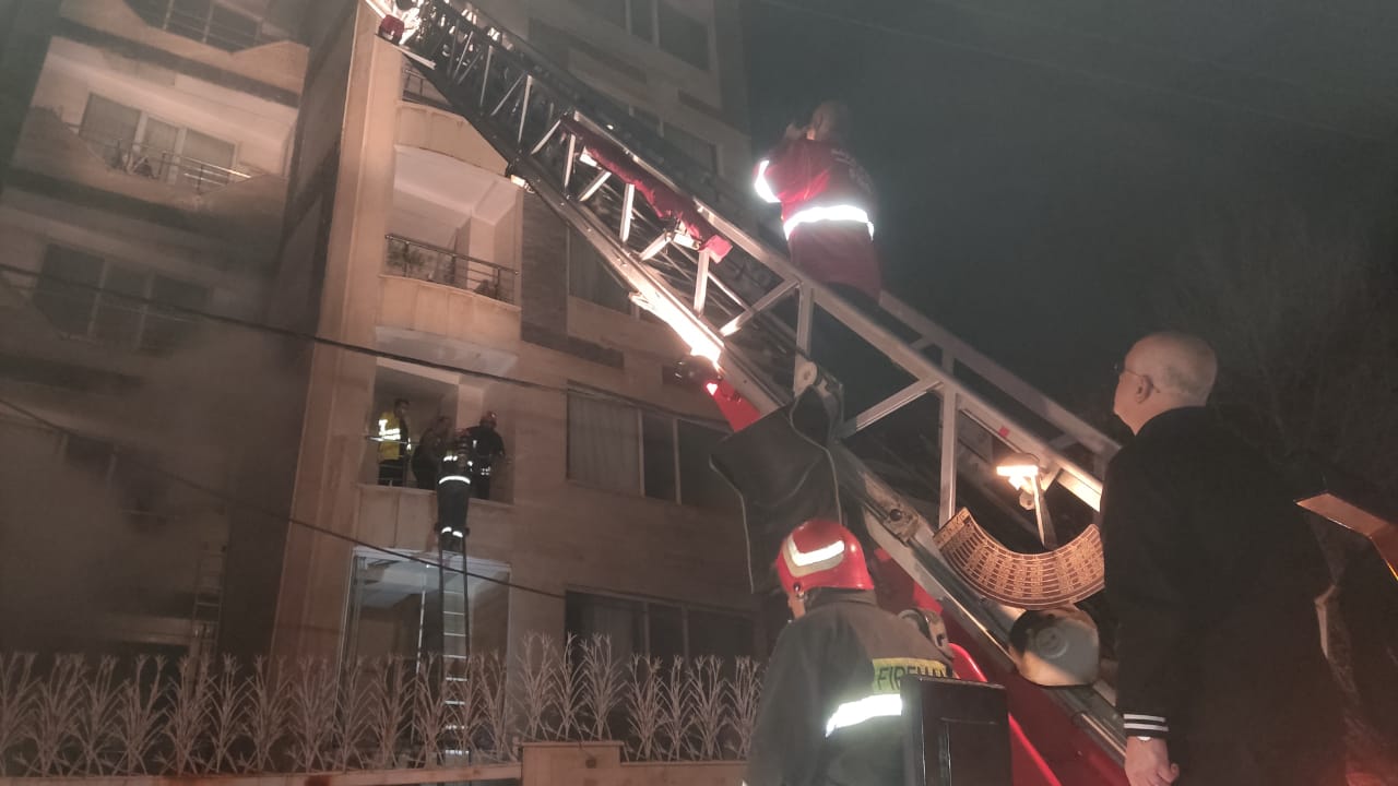 دو فوتی و ۲۰ مصدوم بر اثر آتش سوزی آپارتمان مسکونی در کرمانشاه