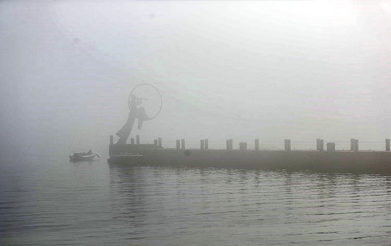 مه رقیق پدیده غالب سواحل و جزایر هرمزگان ، دهم بهمن
