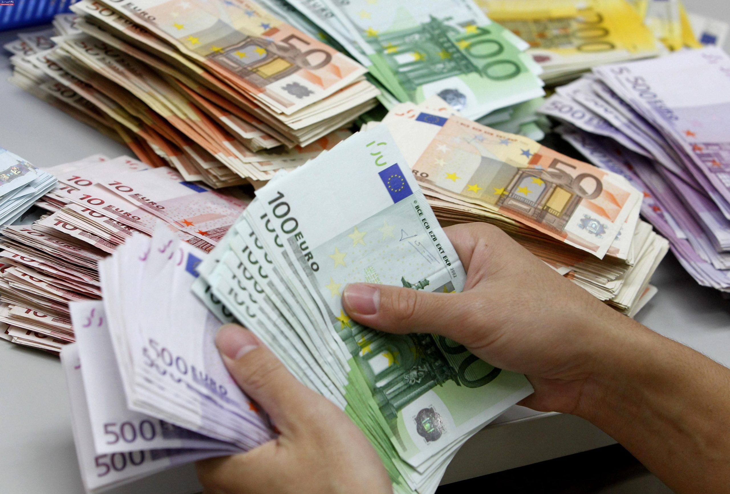 افزایش نرخ رسمی ۱۰ ارز در ۱۰ بهمن ۱۴۰۰
