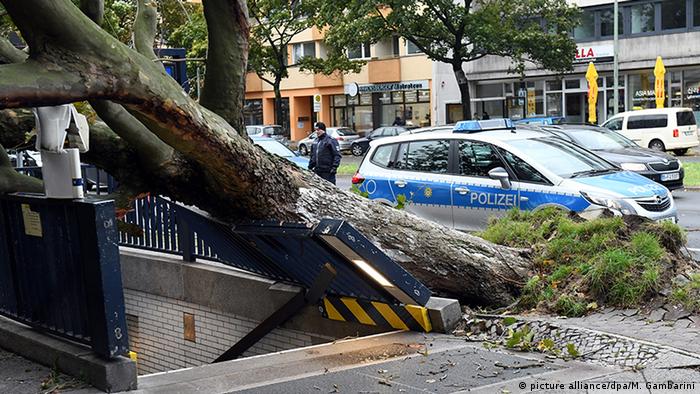 یک کشته و دو مجروح در طوفان در آلمان