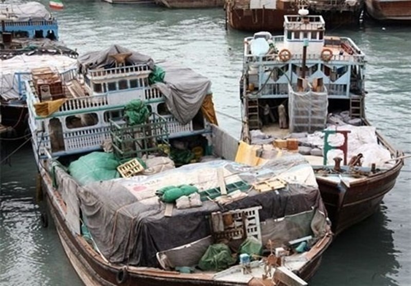 کشف محموله کالاهای قاچاق از یک شناور در خلیج فارس