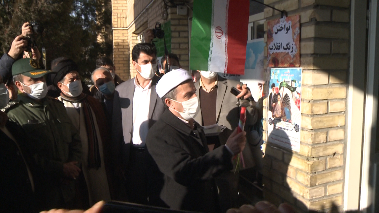 نواخته شدن زنگ انقلاب در مدارس مهاباد