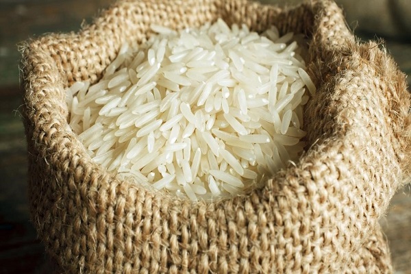 توزیع برنج با قیمت مصوب دولتی در رامشیر