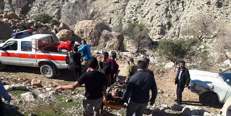 نجات فرد گرفتار شده در ارتفاعات کوه دیل گچساران