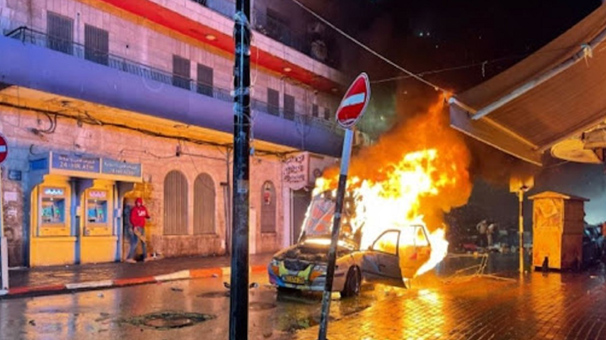 به آتش کشیده شدن خودروی صهیونیست ها در رام الله