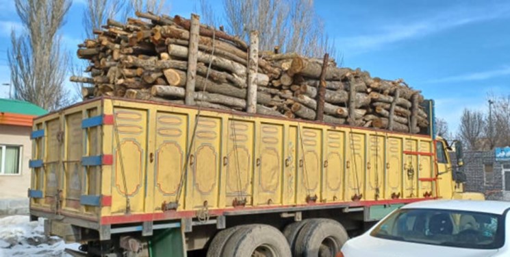 کشف بیش از ۸ تن چوب‌آلات جنگلی قاچاق در اردبیل