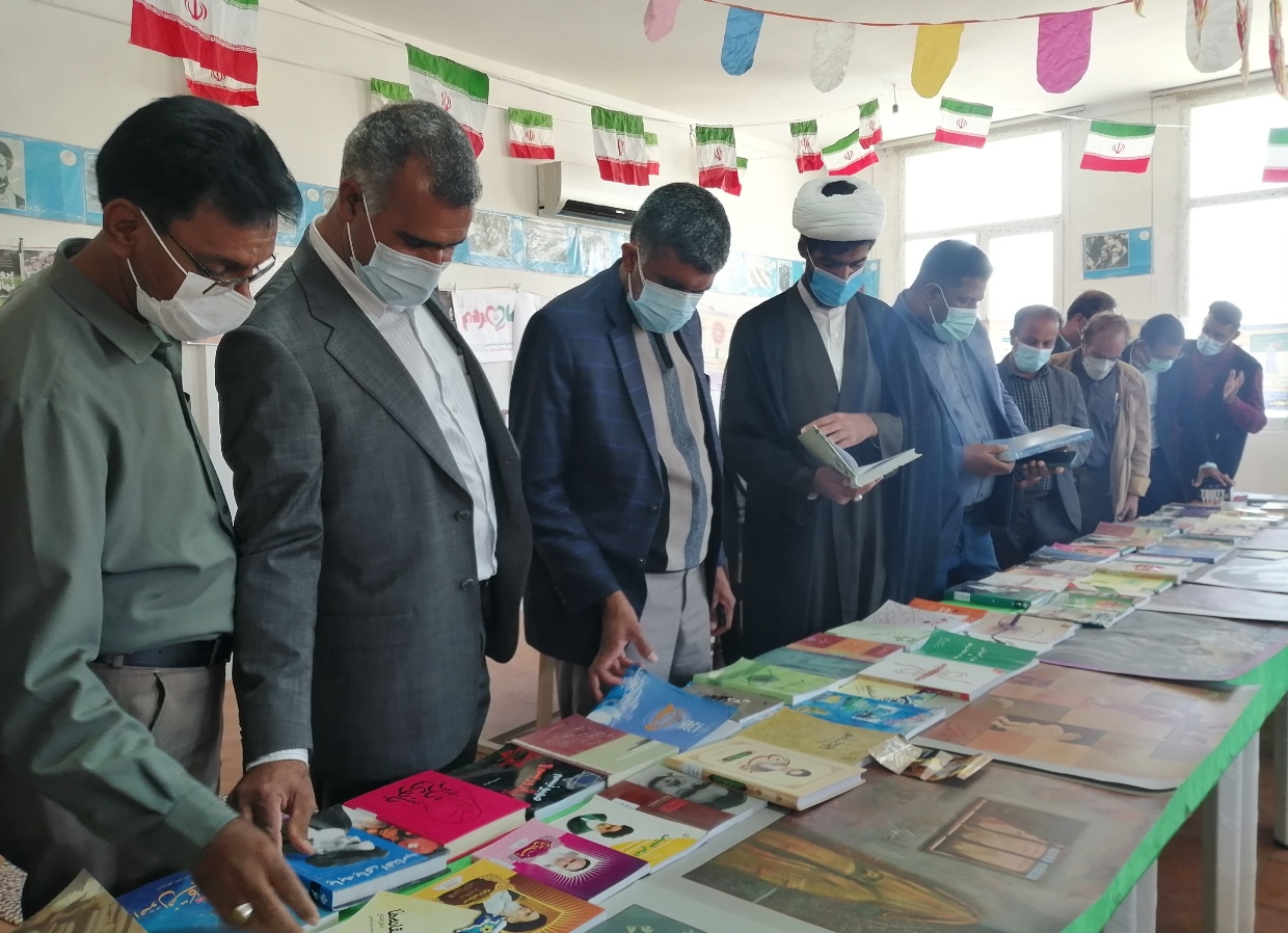 گشایش نمایشگاه دستاورد‌های انقلاب در حاجی آباد