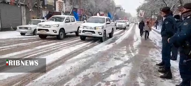 بارش برف شادی در چهل و سومین فجر پیروزی انقلاب اسلامی