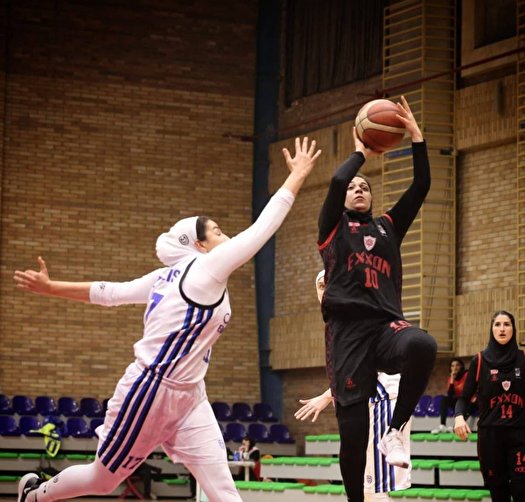 پیشتازی بهمن در نیمه نهایی لیگ بسکتبال بانوان