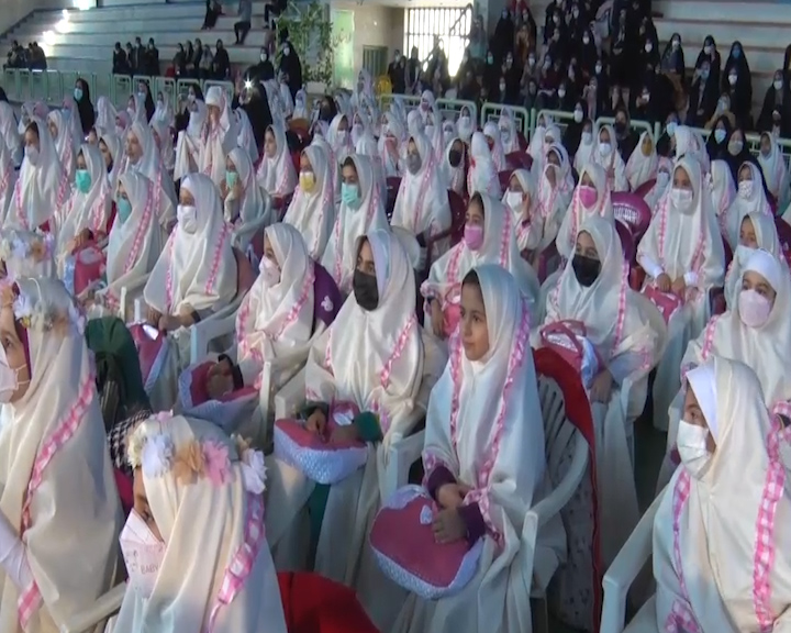 برگزاری جشن تکلیف دختران فاطمی در اردستان