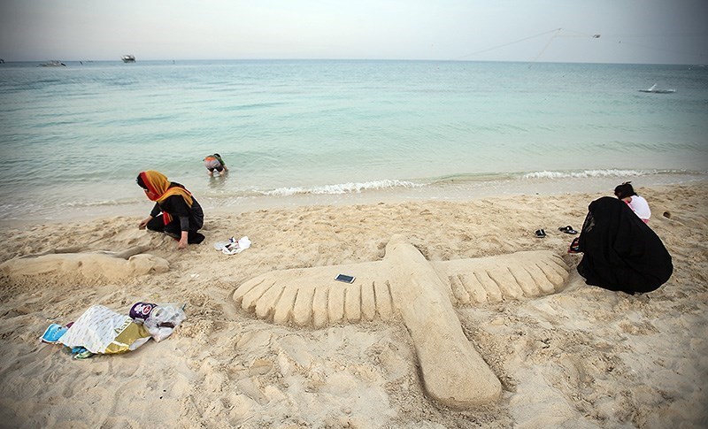 ساخت مجسمه‌های ماسه‌ای در ساحل كيش