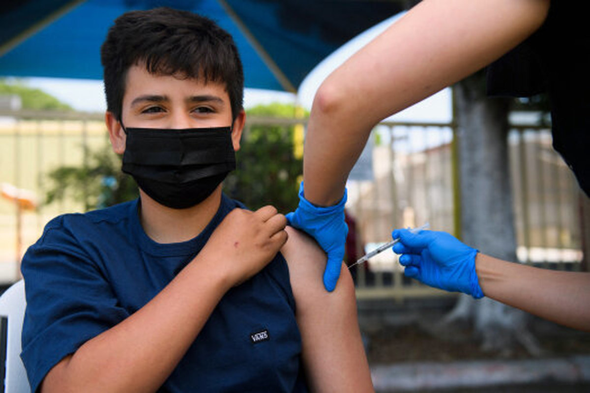 واکسینه شدن بیش از ۴۶ هزار دانش آموز در جنوب غرب خوزستان علیه کرونا