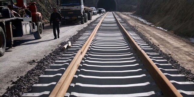 بهره‌برداری از راه‌آهن رشت- کاسپین تا شهریور ماه ۱۴۰۱ با تامین منابع