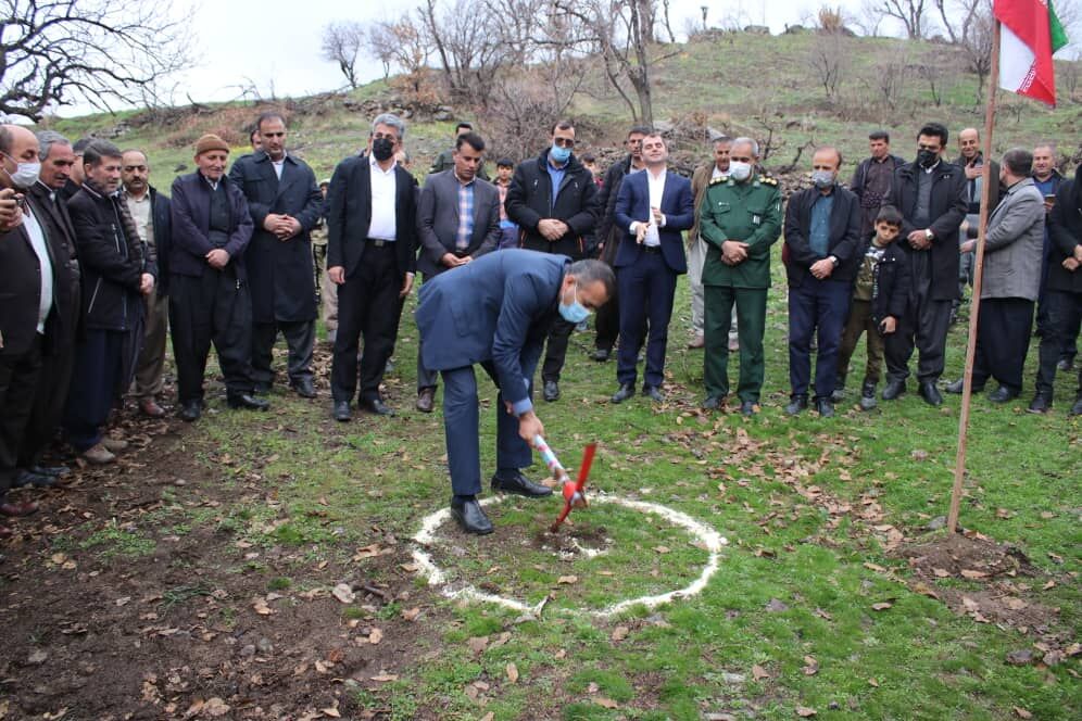 کلنگ زنی مدرسه خیّرساز دوکلاسه روستایی در سردشت