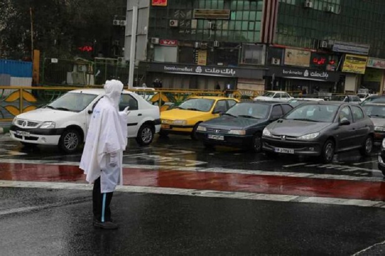 ترافیک سنگین صبحگاهی پایتخت به علت لغزندگی معابر