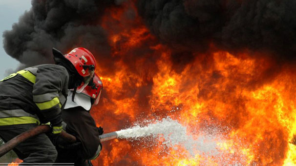 مهار آتش سوزی در انبار ضایعات در سمنان