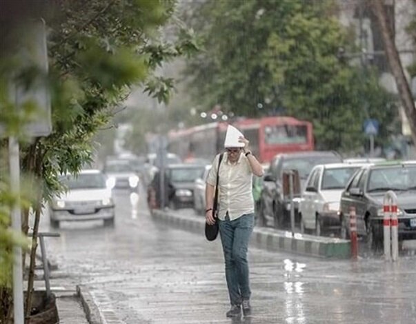 بارش باران و تگرگ در برخی مناطق کشور