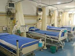 نیمی از تختهای کرونایی بیمارستان شازند خالی هستند