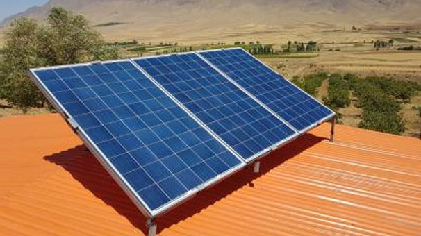مجوز نصب پنل خورشیدی برای هزار خانواده‌ نیازمند در قزوین صادر می شود