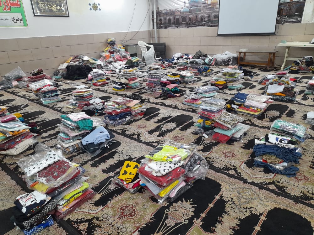 توزیع بیش از پنج هزار دست پوشاک بین نیازمندان شهرستان کاشان