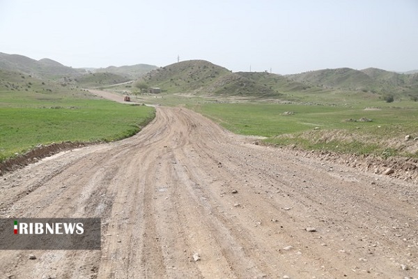 آغاز عملیات بهسازی جاده روستا‌های تمبی چم فراخ