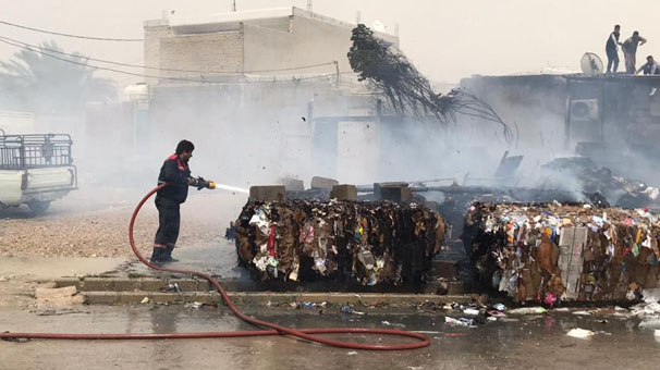 مهار آتش در نیزار‌های شهر چمران