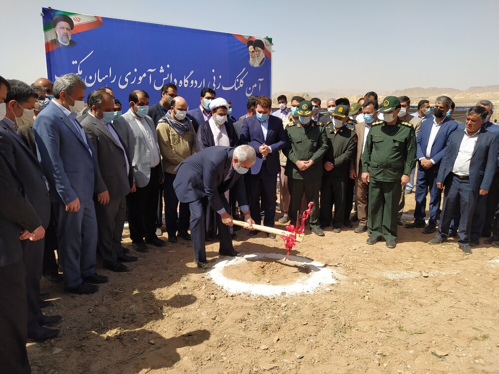 امضاء تفاهم نامه ساخت اردوگاه راهیان مکتب شهید سلیمانی در کرمان