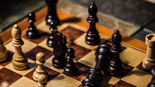 سکان هدایت شطرنجی‌ها در دست ۶ مربی داخلی و خارجی