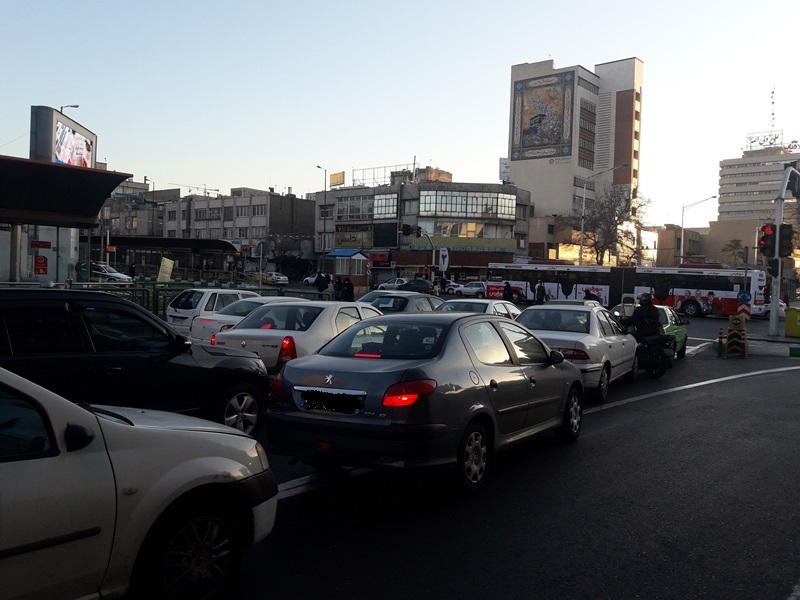 ترافیک پرحجم و روان در معابر تهران