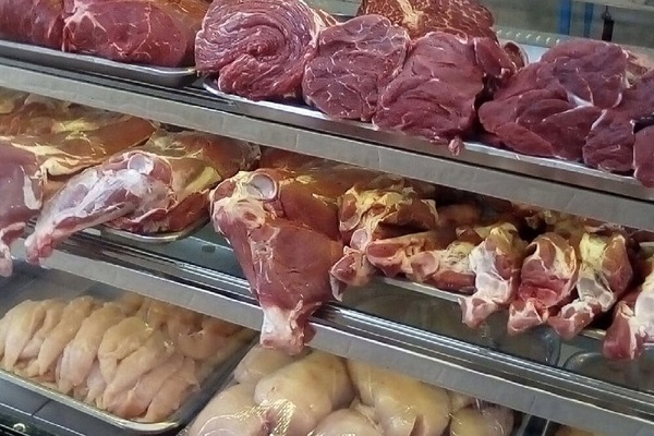 توزیع بیش از ۲ هزار تن مرغ و گوشت در بازار خوزستان