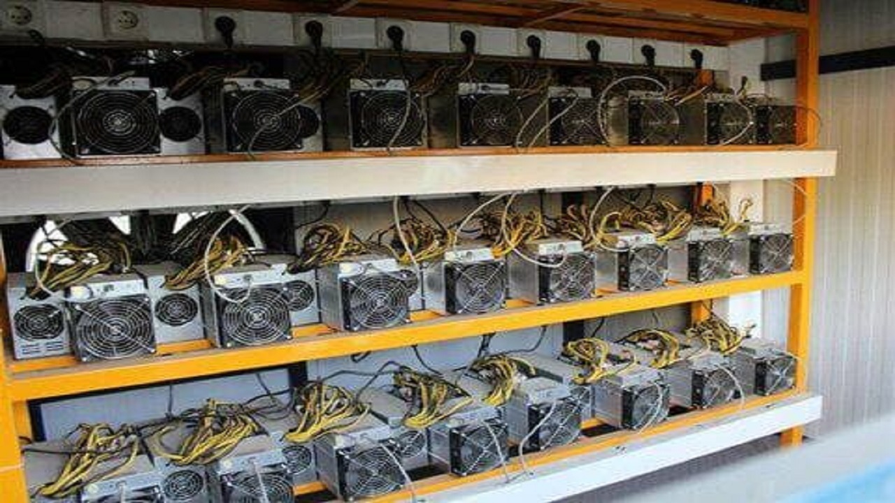 کشف ۷۷۰ دستگاه استخراج ارز دیجیتال در گمرک بندرعباس