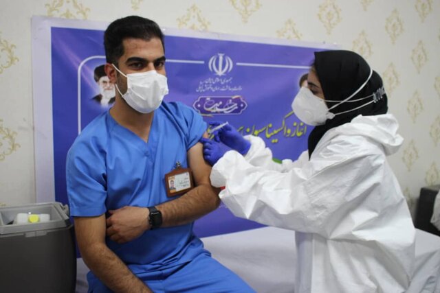 کادر درمان گچساران علیه کرونا واکسینه شدند