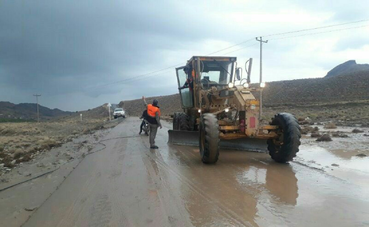 بازگشایی راه‌های ارتباطی روداب پس از ۲ روز