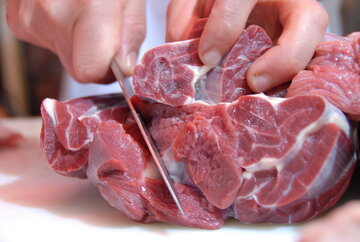 گران فروشی ممنوع/قیمت گوشت قرمز در آبدان مصوب شد