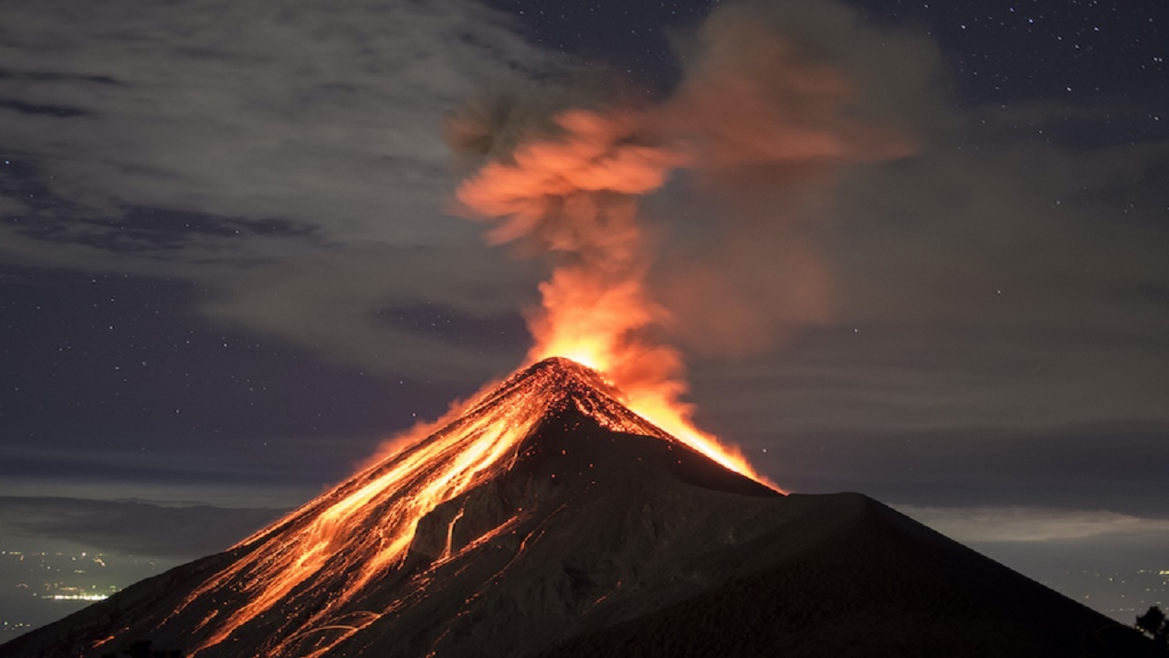 مرحله فوران آتشفشان پاکایا در گواتمالا پایان یافت