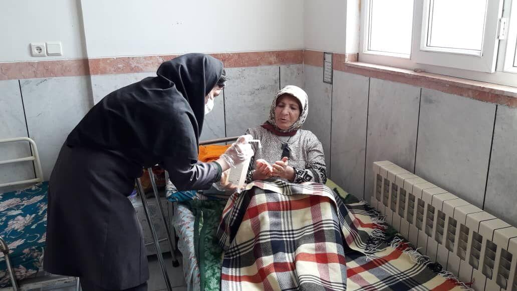 واکسینه شدن ۲۳۰ سالمند در مراکز بهزیستی همدان