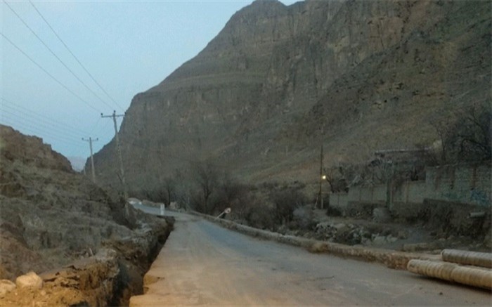 جاده روستای بنادک سادات از توابع شهرستان مهریز از امروز مسدود است