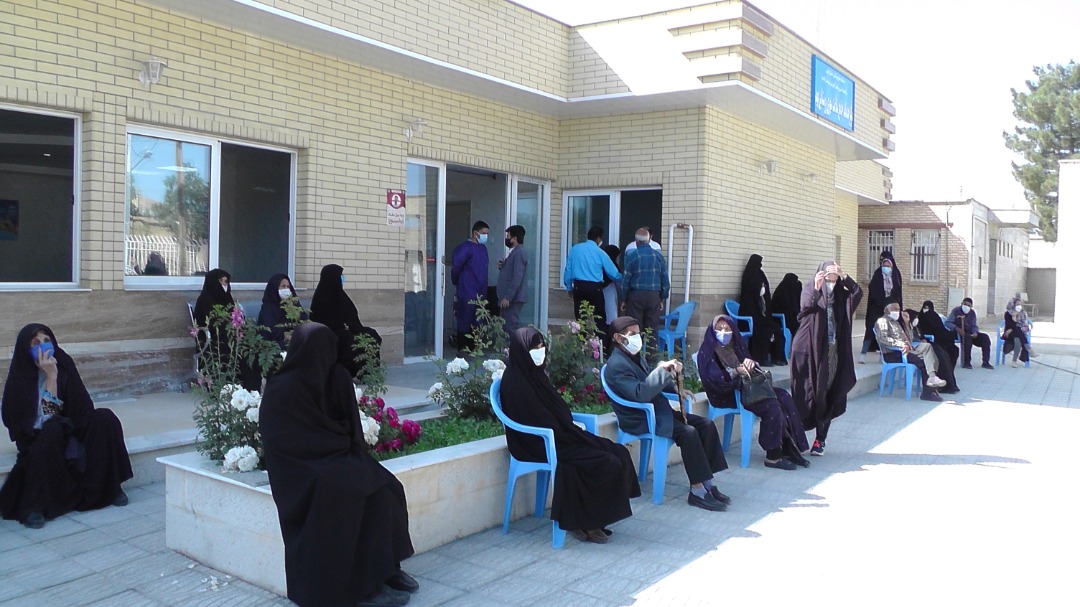واکسیناسیون سالمندان ۷۵ سال به بالا در شهر بهمن