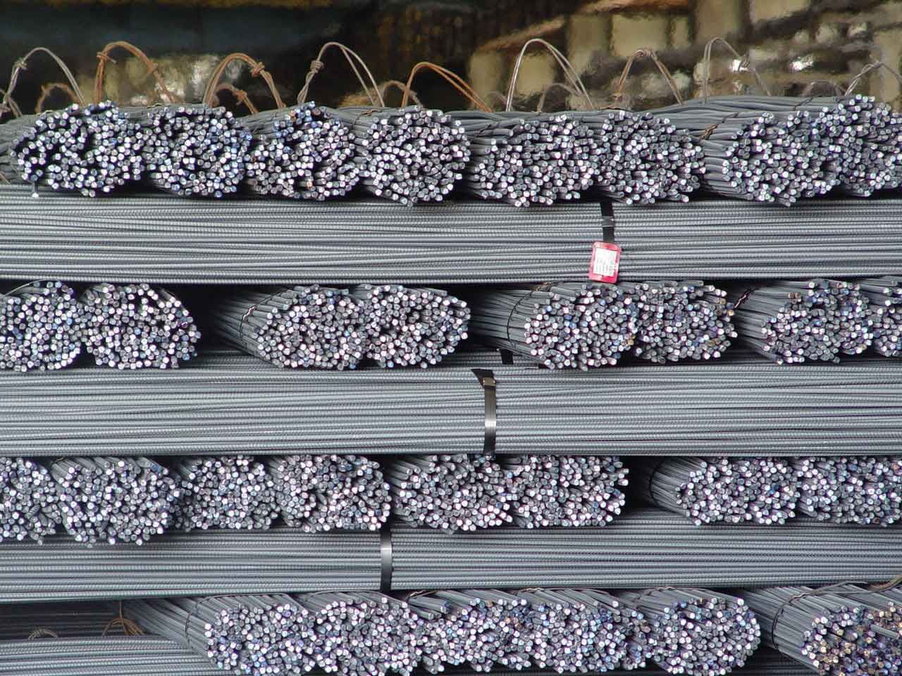 افزایش ۸ درصدی مصرف محصولات فولادی در فروردین ۱۴۰۰