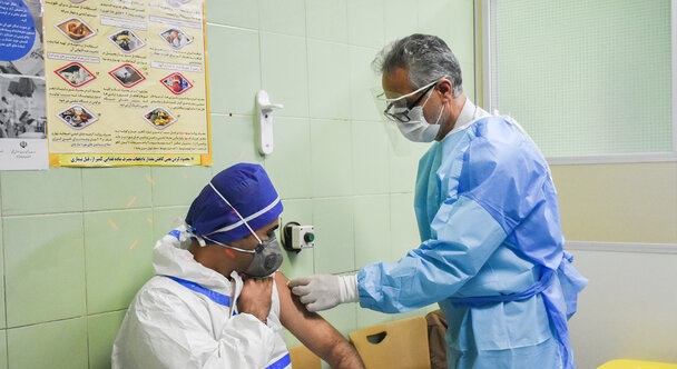 ۹۲ درصد کادر بهداشت و درمان خوزستان واکسینه شدند