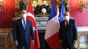 دیدار وزیران امور خارجه ترکیه و فرانسه در پاریس
