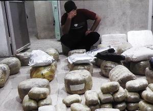 کشف انباری پر از مواد مخدر در شاهین شهر و میمه