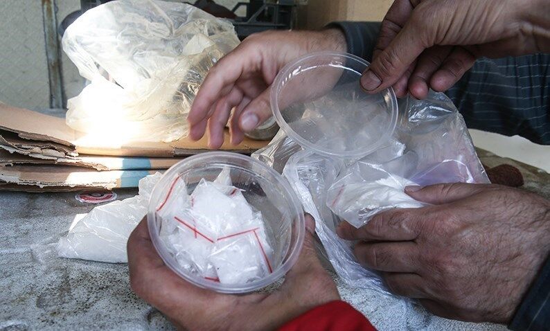 اذعان کشور‌های منطقه و اروپا به افزایش تولید شیشه در افغانستان