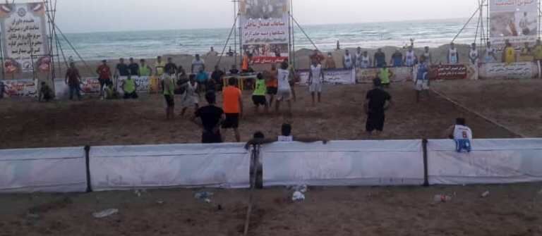 آغاز مسابقات هندبال ساحلی در گناوه