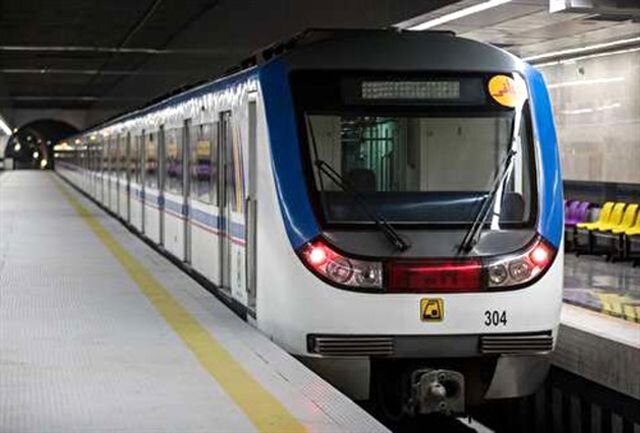عذرخواهی شرکت متروی تهران به دلیل نقص فنی قطار در خط یک