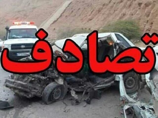 واژگونی خودروی سنگین باری در اصفهان